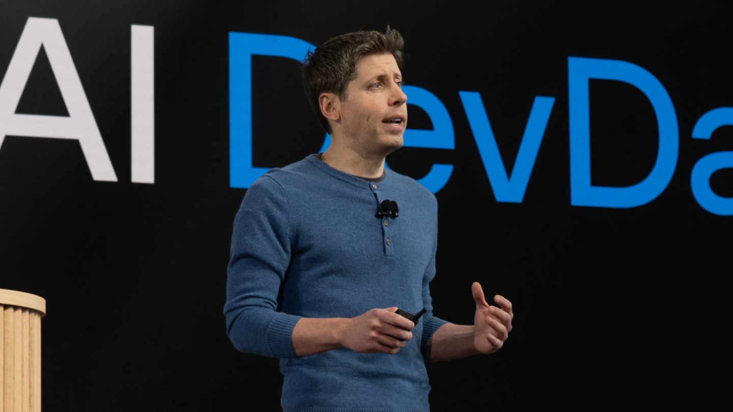 奥尔特曼：OpenAI 内部有人每月用掉约 1000 亿个词元