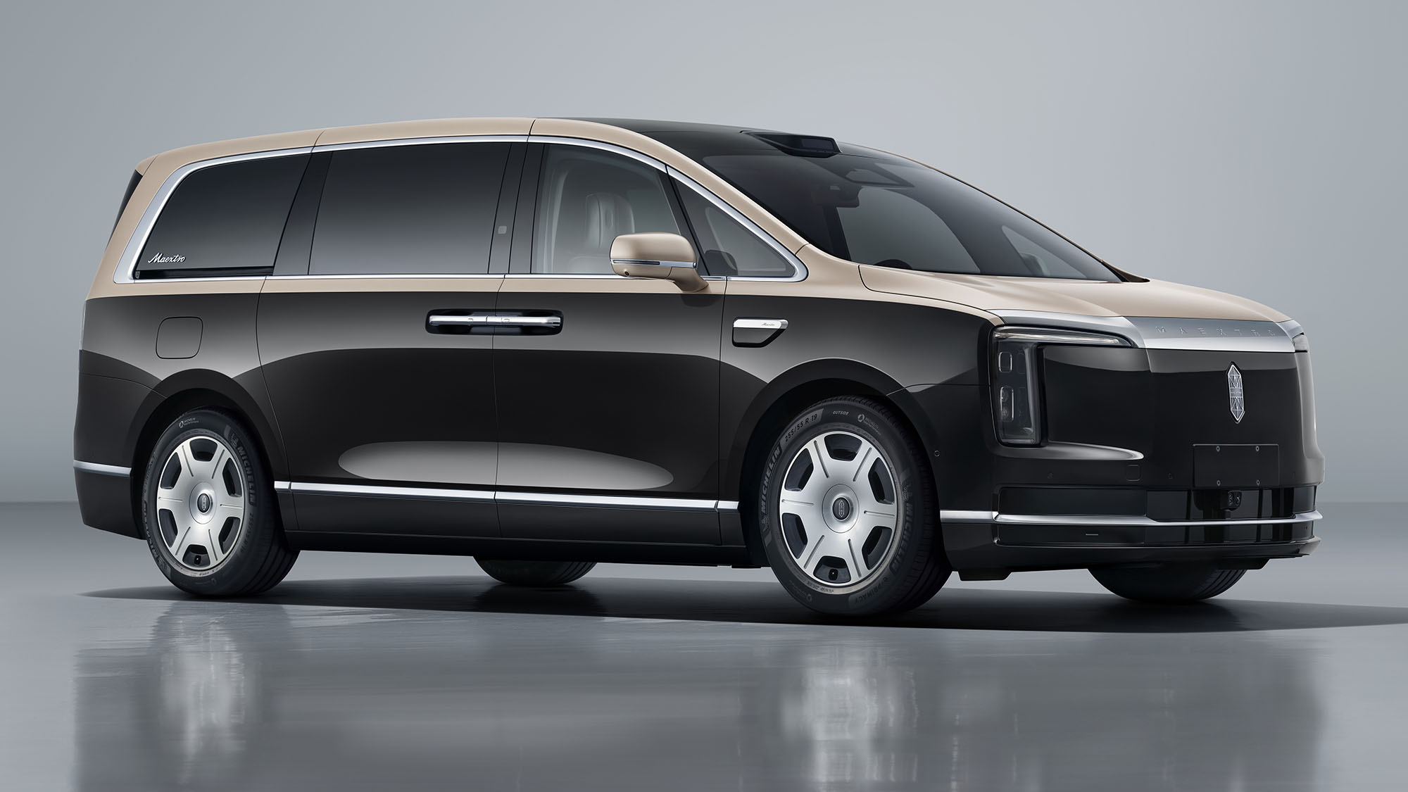 鸿蒙智行尊界 MPV 还有一张牌：标轴 V680 申报，搭载 1.5T 增程动力